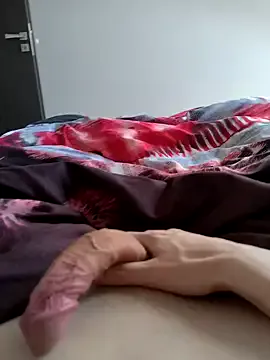 justhubert — DONT SEND TOKENS, I'M ONLY INTO GIRLS