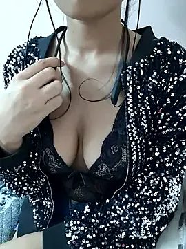 KARISHMA-STRIP — Make me horny and get nude 
