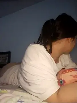 karoline_d — Full naked fingers un the pussy