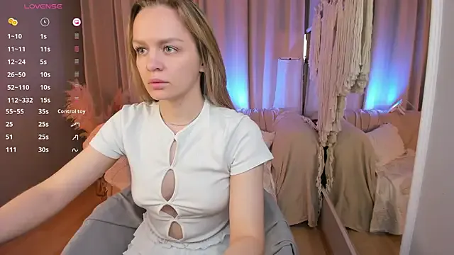 KathyRossi — Teasing in doggy pose