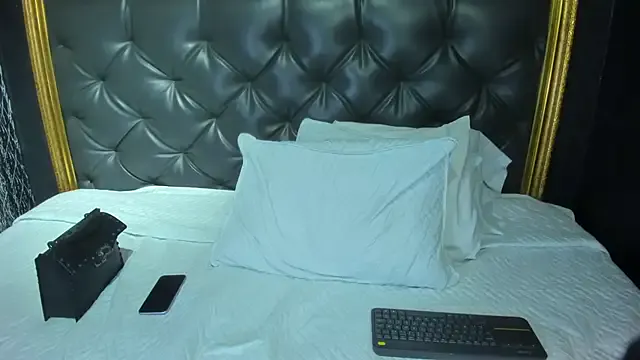 kileyyHot — play hard cock 10minute