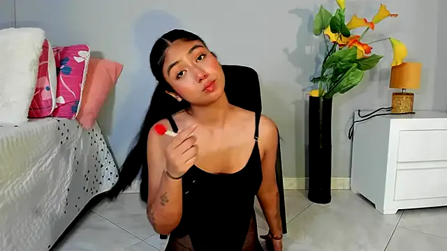 KimTayloor1 — Show boobs