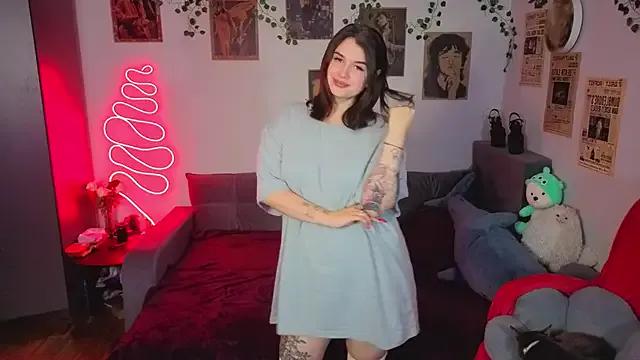 kira_kick — lICK LIPS CLOSE TOO CAM