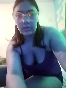 Kira_Lu — oil on my tits