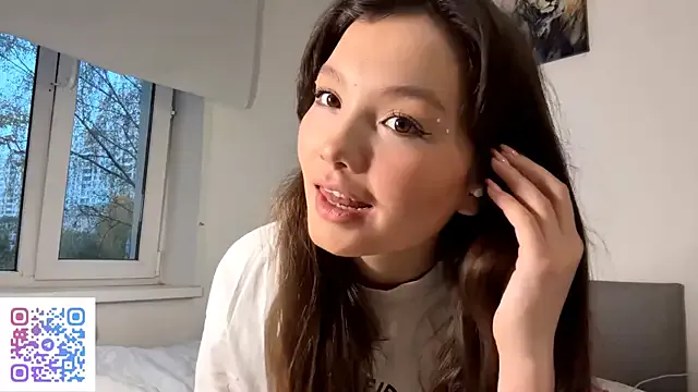 KiraVelvet — lick lips close to cam!