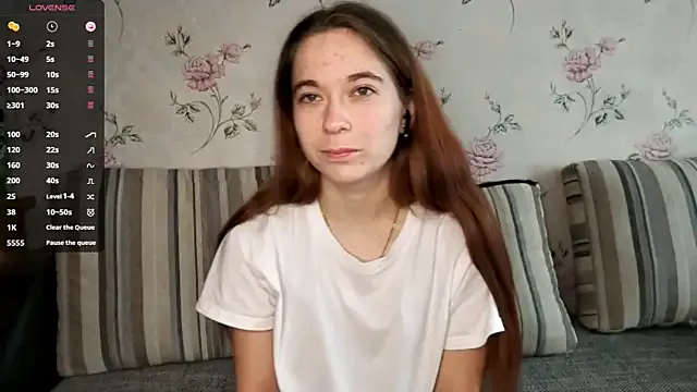 KissKarina — Unbutton bra and Dance with naked back