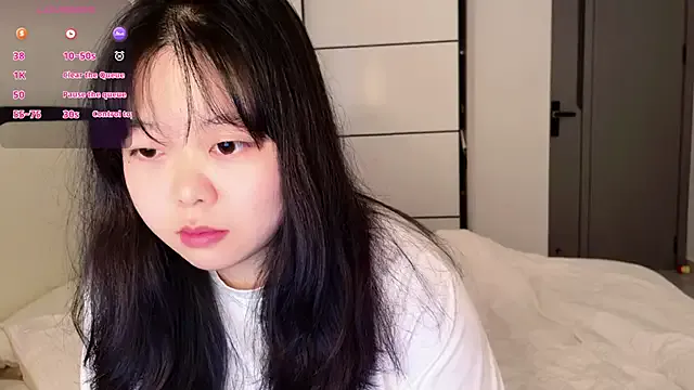 Kittenfishing — snake boobs 