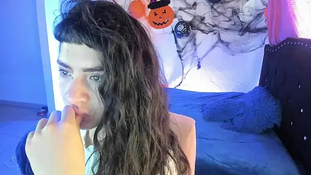 kitty__chs — Flash tetas en el parque