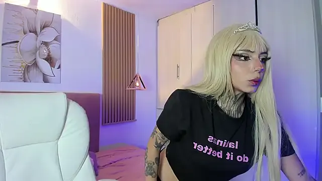 KoraRousee — face full of saliva 