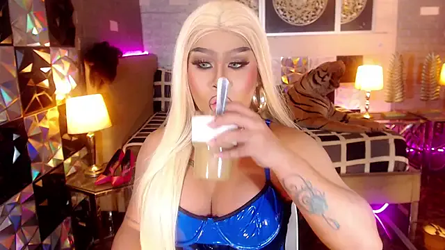 KrystalVersace — HELP ME TO CUM