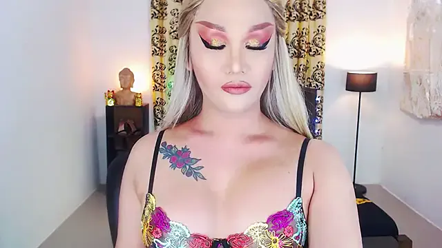 KylieBellaAngel_Ts — IM HOT NOW WANNA JOIN ME BABY ?