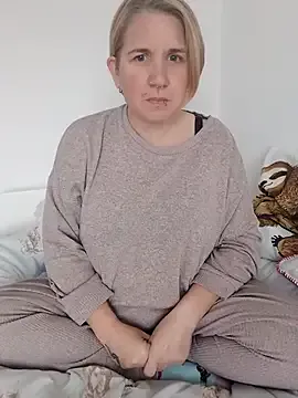 LaceyWestxx — Bounce my boobies
