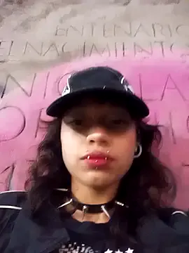 LadyWawy — strip with dance