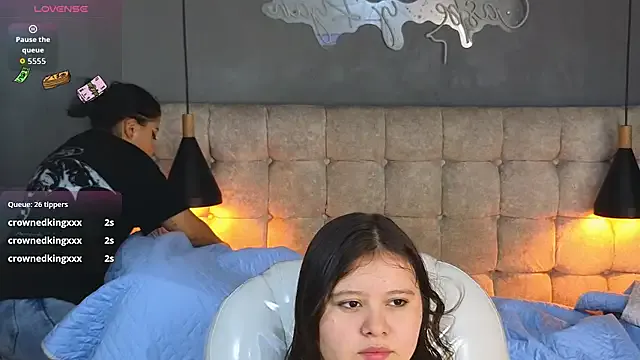 Laia_and_Aloby — sit on face