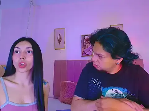 Laia_and_Damian — make a massage to the girl (not naked)