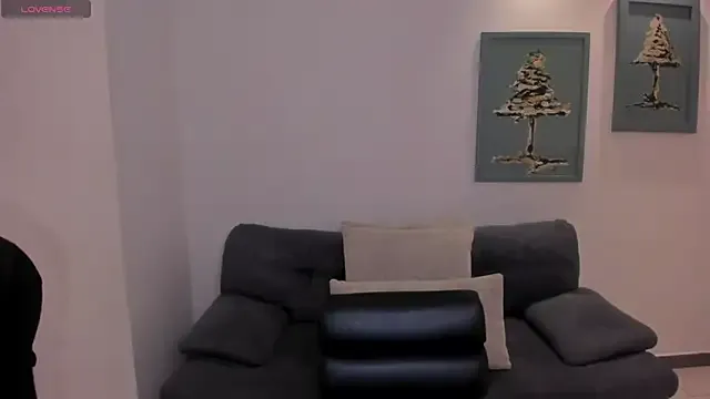 LannaCarterX — Flash pussy & spank it