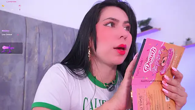 lara_giraldo — TWERK WITH OIL IN MY BIG ASS