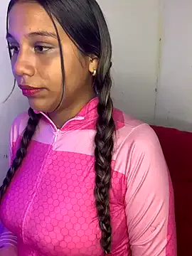 Latina_Sarai — Kiss me 