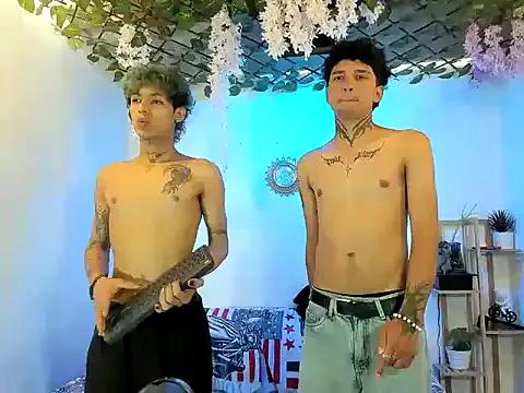 LATINDICKS — kiss french