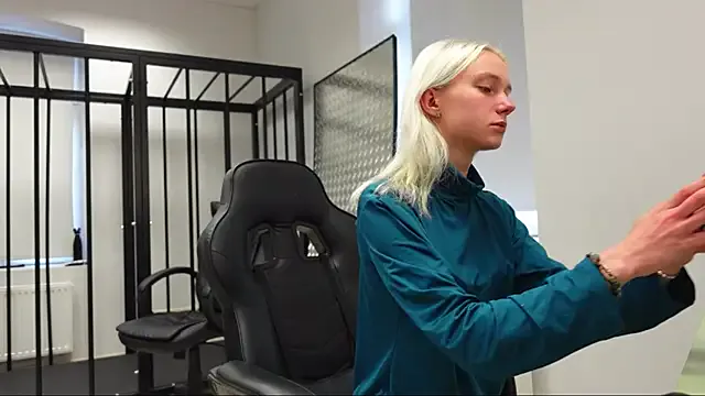 Laura_Chaplin — naked doggy