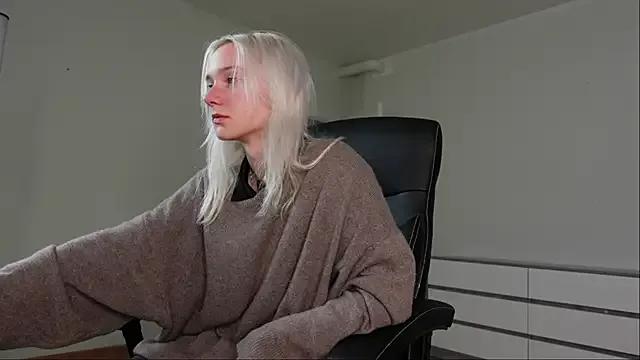 Laura_Chaplin — cum show