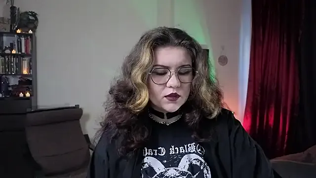 Laura_Karamazov — quick joi show