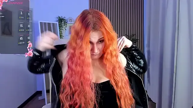 laura_palmerr — admire my latex outfit