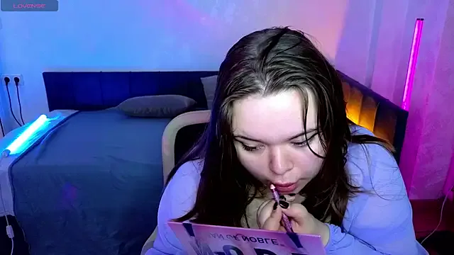 Lea_Foxy — suck my finger