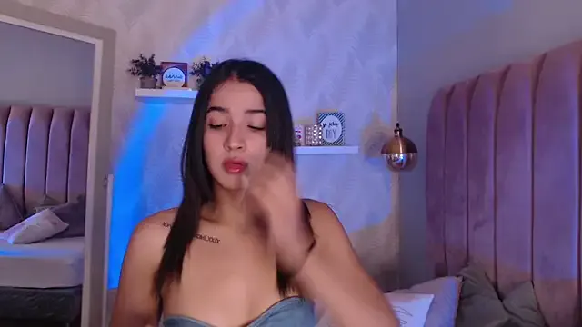 LeenaBrown — Bad girl !! pen pussy lips