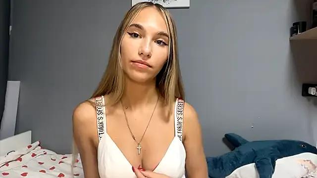 LeilaBilberry — suck my finger close to cam