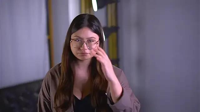 StripChat LeliaPeeler is Freechat LeliaPeeler — PLAY WITH MY GLASSES