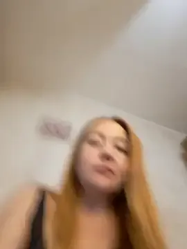 lenavelvet25 — Start masturbating in the group chat.