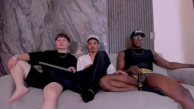 leo_bby_ — Naked show