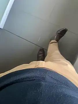 StripChat LeoBlaze13 is Group LeoBlaze13 — Desnudarme en el trabajo