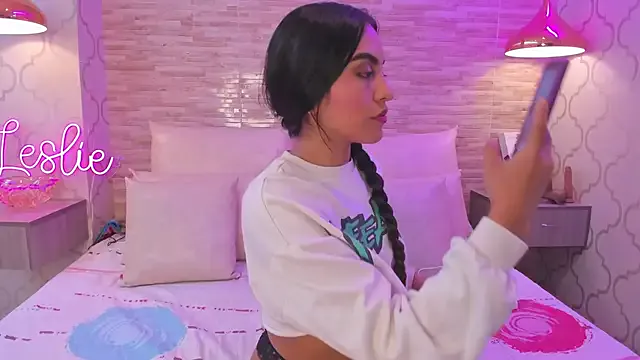 Leslie_Bussh_ — rub pussy