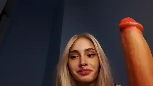 lesyawhite — show tits
