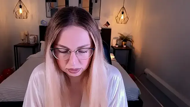 Lexi_terele — Spank Mommys ass
