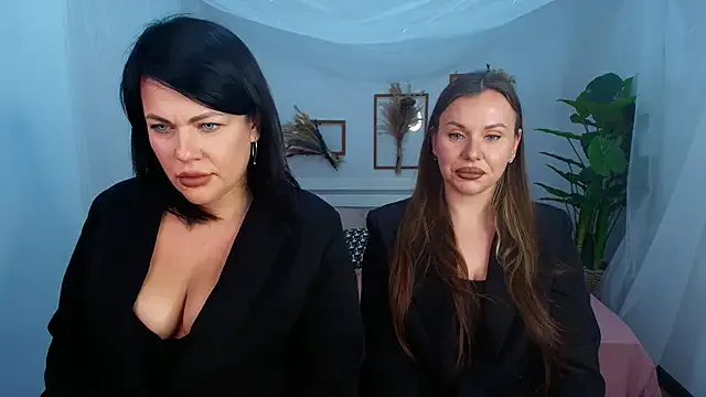 Li0ra — show our looks