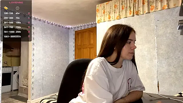 Lia_rise — Massage my boobs