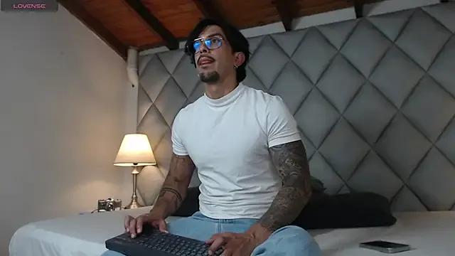Liam_Espinoza — Naked
