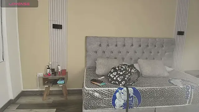 LiaMonroee_ — Feet tease