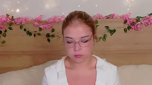Lilith_Bonheur — Behave naughty