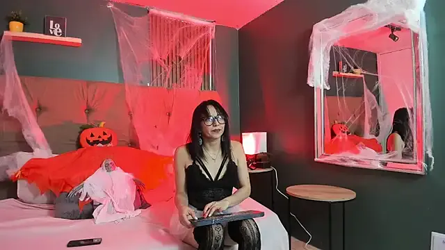 Lilithmuller_ — Take off clothes+ spanks ass