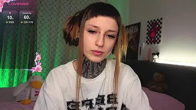 StripChat LilithPoison is Freechat LilithPoison — Show pussy