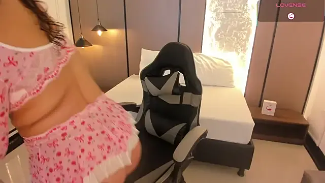 lilly_ass_ — Squirt on your face + control lush 