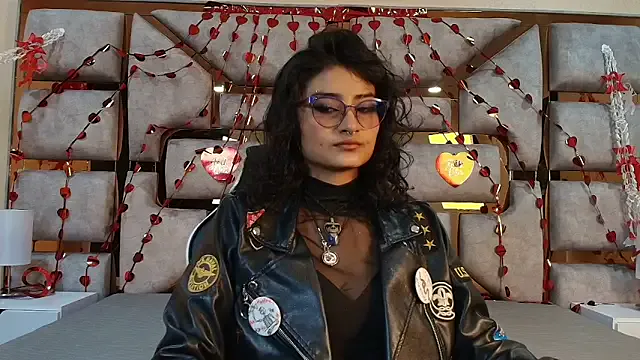LilyRouset — Show tits 