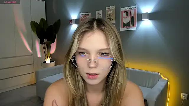 linakorvin — bite my lips and eye contact