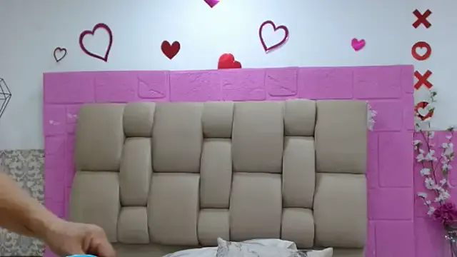 Lindacoopers — Full naked + hard spank in doggy style