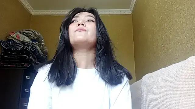 StripChat LinneaHyles is Freechat LinneaHyles — Naughty hand in my skinny panties