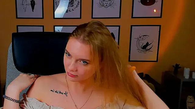 LisaMitchell — show my ass in panties